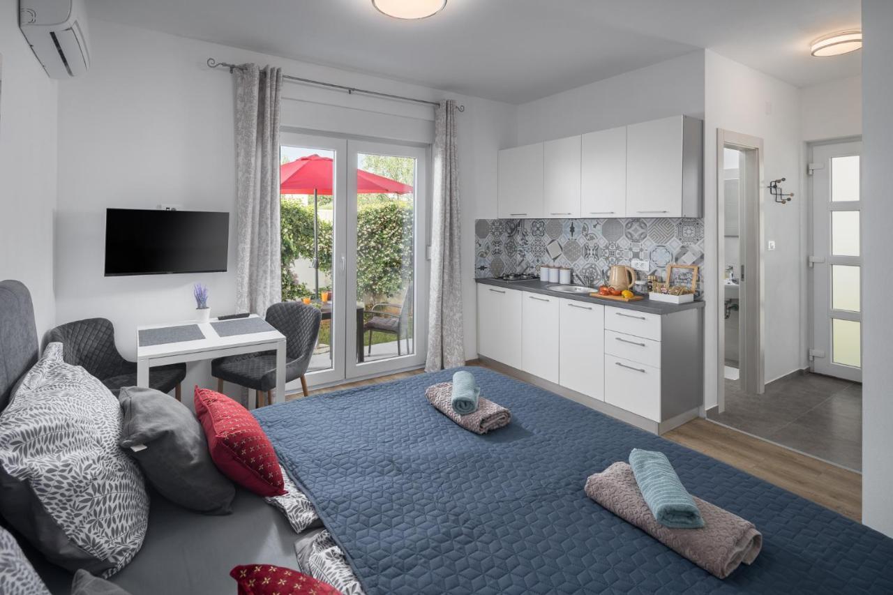 Studio Apartments Villa Valla - Free Bikes Fažana Esterno foto